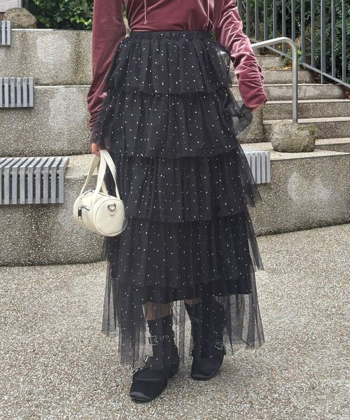 FOREVER 21(フォーエバー トゥエンティーワン)の「【2024FW】ラメティアードロングスカート(スカート・レディース・ブラック/グレー/ナチュラル・FREE)」の2枚目の写真