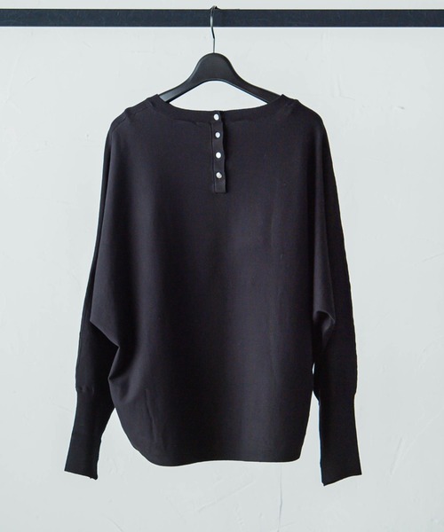 LAUTREAMONT(ロートレアモン)の「【WEB限定】バックボタンドルマンニット≪3サイズ/洗える≫(ニット/セーター・レディース・ベージュ/オレンジ/オフホワイト/チャコールグレー/ライトブルー/ブラック/ピンク/イエロー/カーキ・11号/9号/7号)」の2枚目の写真