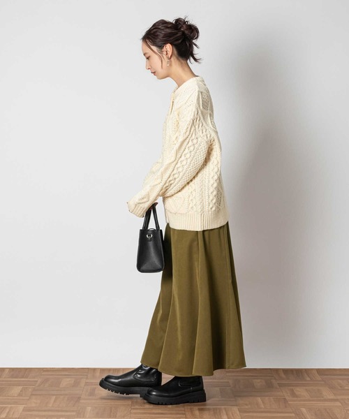 Right-on(ライトオン)の「ケーブルクルーカウチン(ニット/セーター・レディース・オフホワイト/ワイン・M/L/XL)」の10枚目の写真