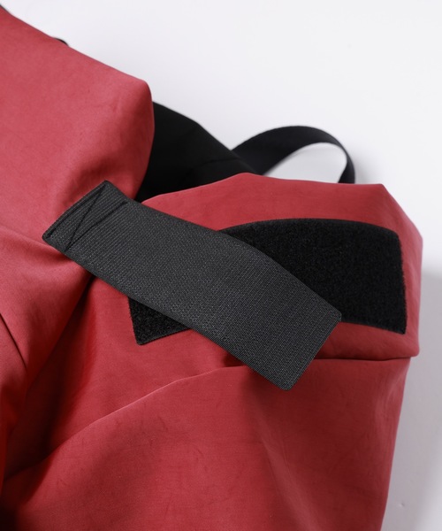 Dulcamara(ドゥルカマラ)の「Dulcamara x MДCЯOM∀ЦЯO / KAOS LIGHT - CRASH NYLON(バックパック/リュック・メンズ・ブラック/パープル/グレー・FREE)」の14枚目の写真