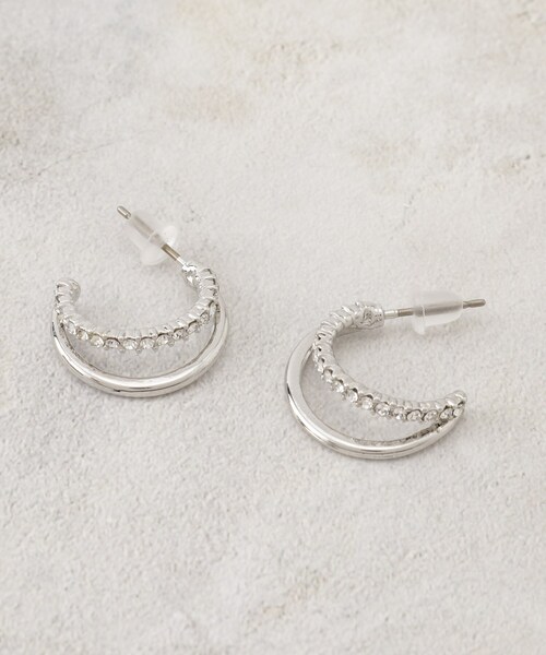 grove（グローブ）の「ラインストーンピアス【入卒対応可】（ピアス（両耳用）・レディース・シルバー/ピンクゴールド/ゴールド・00）」の4枚目の写真