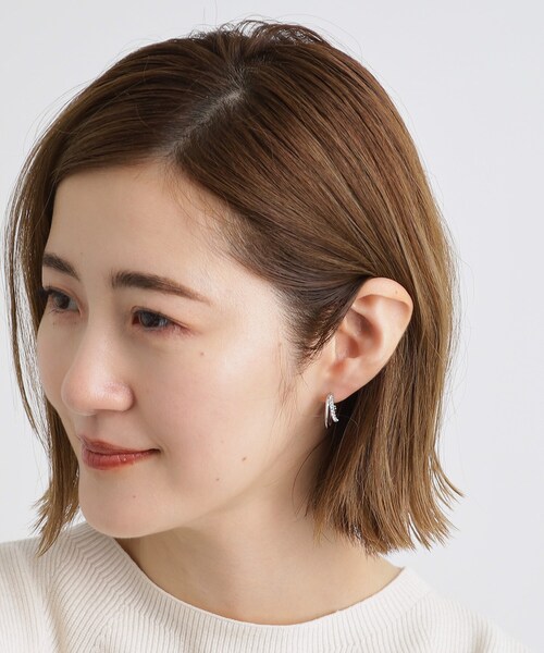 grove（グローブ）の「ラインストーンピアス【入卒対応可】（ピアス（両耳用）・レディース・シルバー/ピンクゴールド/ゴールド・00）」の8枚目の写真