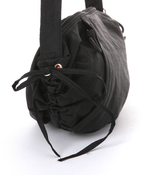 niko and...(ニコアンド)の「オリジナルキャンディショルダーバッグ(ショルダーバッグ・レディース・ブラック/ブルー/グレー・0)」の13枚目の写真