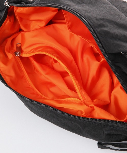 niko and...(ニコアンド)の「オリジナルキャンディショルダーバッグ(ショルダーバッグ・レディース・ブラック/ブルー/グレー・0)」の16枚目の写真