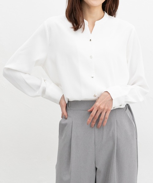 Honeys(ハニーズ)の「スキッパーブラウス(シャツ/ブラウス・レディース・ホワイト×ブラック/グリーン/グレイッシュベージュ/ネイビー/ホワイト・3L/L/LL/M/S)」の1枚目の写真