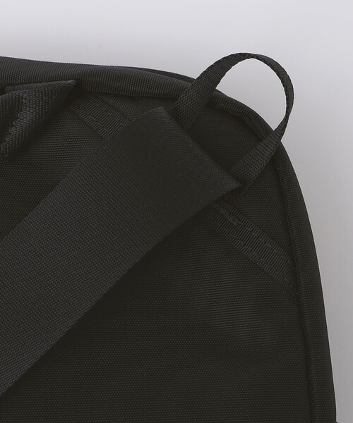 SHIPS(シップス)の「【SHIPS別注】Aer: TECH SLING(ショルダーバッグ・メンズ・ブラック・ONE SIZE)」の16枚目の写真