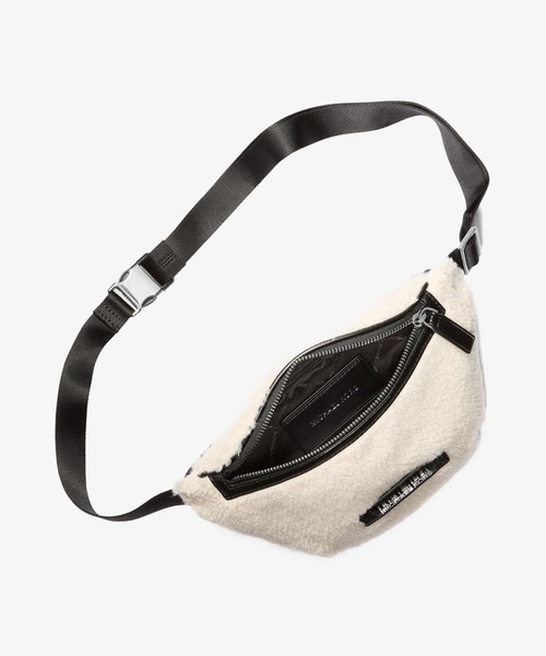 MICHAEL KORS(マイケルコース)の「COOPER ミニ ベルトバッグ(ボディバッグ/ウエストポーチ・メンズ・ナチュラル・FREE)」の5枚目の写真
