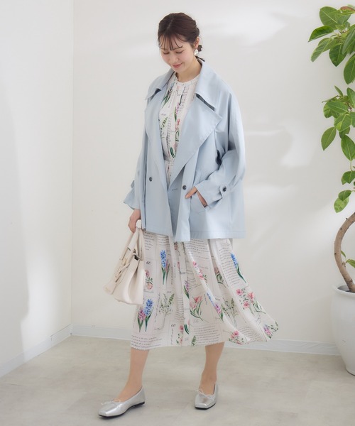 KATHARINE ROSS(キャサリンロス)の「【KATHARINE ROSS】〈UVカット・撥水加工・接触冷感〉ビックカラーハーフコート(トレンチコート・レディース・ライトグレー/グレイッシュベージュ・MEDIUM)」の3枚目の写真