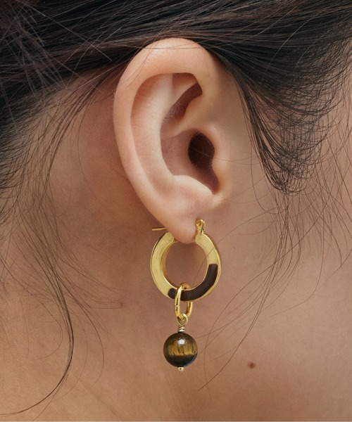 loni(ロニ)の「Color Peak Stone Pierce(ピアス(両耳用)・レディース・ホワイト/ブラウン/グリーン/ブラック・FREE)」の4枚目の写真