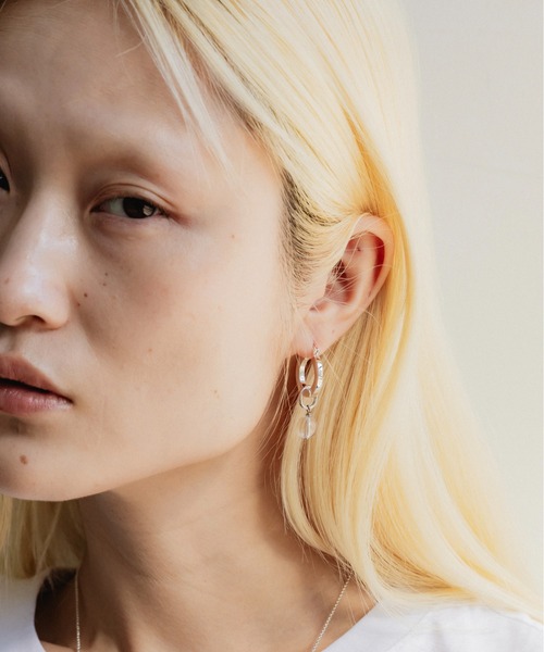 loni(ロニ)の「Color Peak Stone Pierce(ピアス(両耳用)・レディース・ホワイト/ブラウン/グリーン/ブラック・FREE)」の7枚目の写真