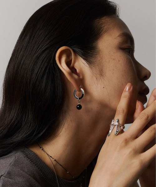 loni(ロニ)の「Color Peak Stone Pierce(ピアス(両耳用)・レディース・ホワイト/ブラウン/グリーン/ブラック・FREE)」の20枚目の写真
