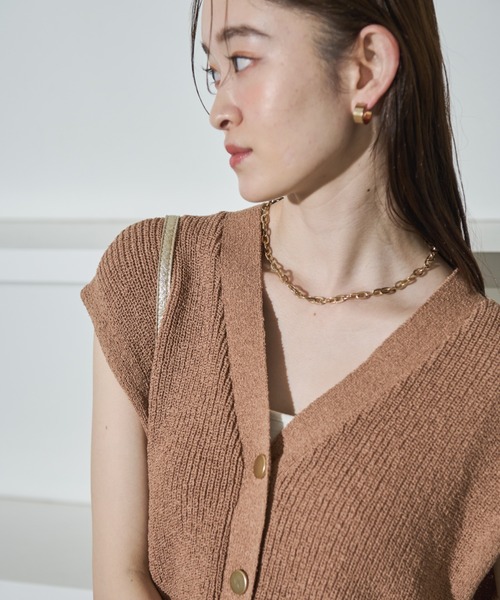 Shelly island（シェリーアイランド）の「ゴールドボタンVネックベスト（ベスト・レディース・ベージュ/ブラック・FREE）」の20枚目の写真