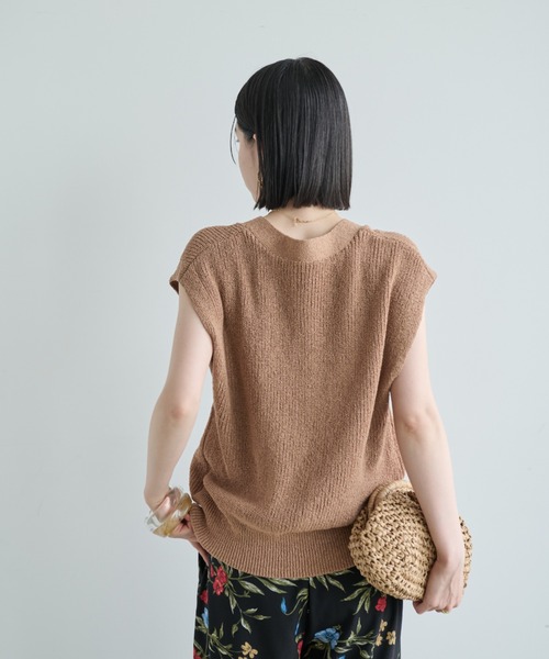 Shelly island（シェリーアイランド）の「ゴールドボタンVネックベスト（ベスト・レディース・ベージュ/ブラック・FREE）」の11枚目の写真