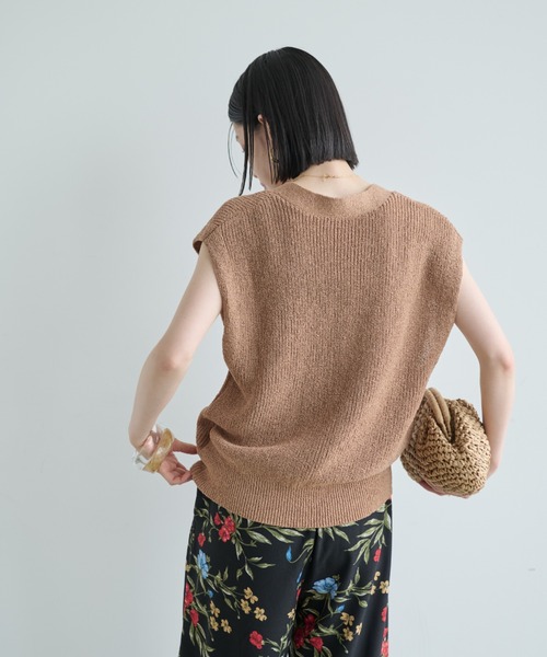 Shelly island（シェリーアイランド）の「ゴールドボタンVネックベスト（ベスト・レディース・ベージュ/ブラック・FREE）」の12枚目の写真