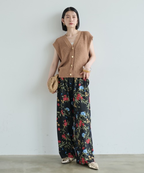 Shelly island（シェリーアイランド）の「ゴールドボタンVネックベスト（ベスト・レディース・ベージュ/ブラック・FREE）」の13枚目の写真