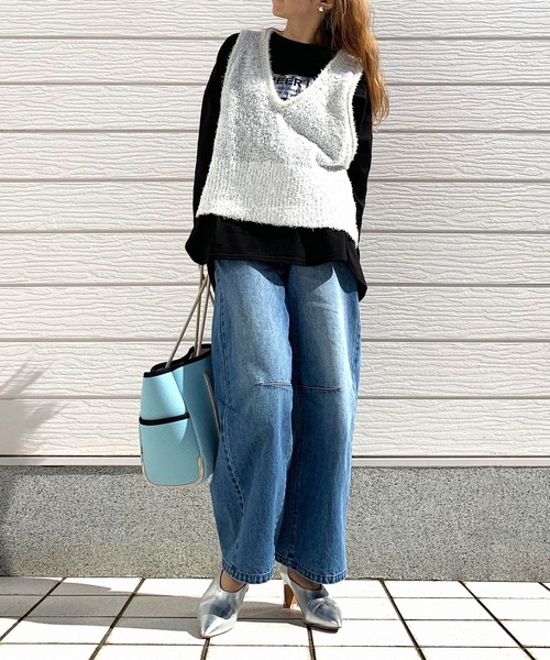 Q(キュー)の「スクエア箔プリントロンT(Tシャツ/カットソー・レディース・ブラック/ホワイト・MEDIUM)」の5枚目の写真