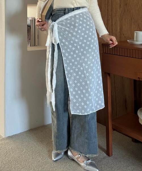 efill(エフィル)の「ドット フラワー シアー レイヤード 巻きスカート(スカート・レディース・ホワイト・FREE)」の1枚目の写真