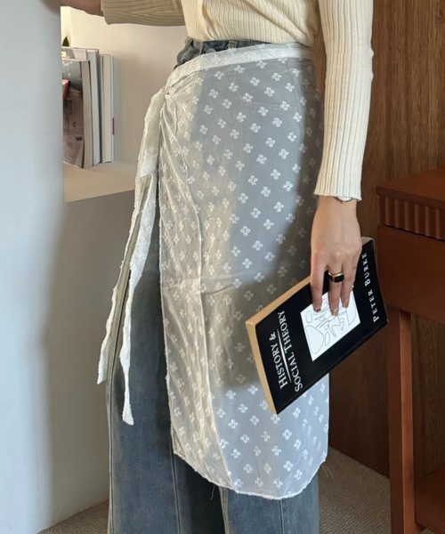 efill(エフィル)の「ドット フラワー シアー レイヤード 巻きスカート(スカート・レディース・ホワイト・FREE)」の8枚目の写真