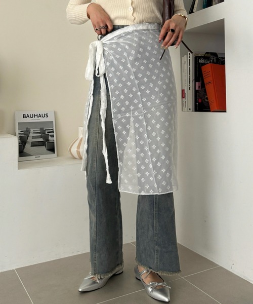 efill(エフィル)の「ドット フラワー シアー レイヤード 巻きスカート(スカート・レディース・ホワイト・FREE)」の6枚目の写真