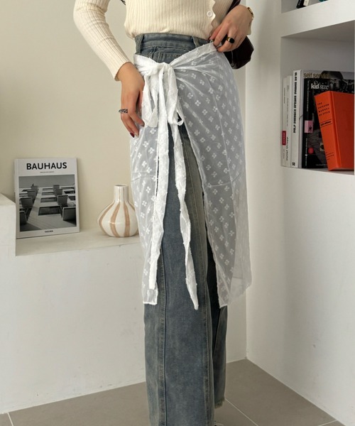 efill(エフィル)の「ドット フラワー シアー レイヤード 巻きスカート(スカート・レディース・ホワイト・FREE)」の7枚目の写真