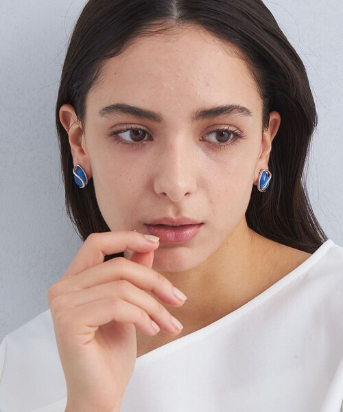 green label relaxing（グリーンレーベルリラクシング）の「クリア シズク メタルフレーム イヤリング（イヤリング・レディース・ゴールド/シルバー/コバルトブルー・FREE）」の7枚目の写真