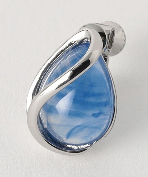 green label relaxing（グリーンレーベルリラクシング）の「クリア シズク メタルフレーム イヤリング（イヤリング・レディース・ゴールド/シルバー/コバルトブルー・FREE）」の17枚目の写真