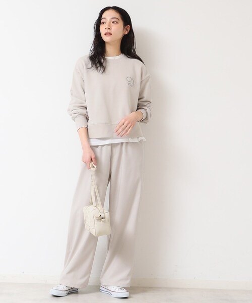 新品♡デッサン Dessin♡スタッズDマーク付き クロップド丈スウェット♡ セール】【洗える】スタッズDマーク付きクロップド丈スウェット
