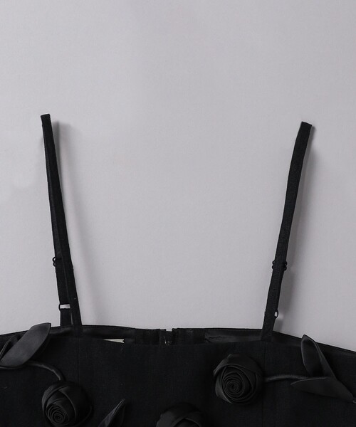 VIVIANO(ヴィヴィアーノ)の「<VIVIANO>フラワー アップリケ ビスチェ(キャミソール・レディース・ブラック・FREE)」の3枚目の写真