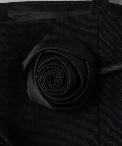 VIVIANO(ヴィヴィアーノ)の「<VIVIANO>フラワー アップリケ ビスチェ(キャミソール・レディース・ブラック・FREE)」の7枚目の写真