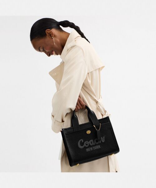 【国内発送】COACH カーゴ トート バッグ 26 ブラック カーゴ トート バッグ 26（トートバッグ）｜COACH（コーチ）の