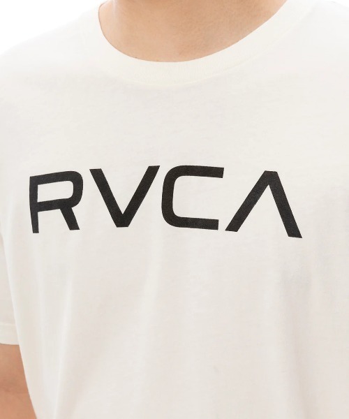 RVCA(ルーカ)の「RVCA メンズ RVCA PFP SS Tシャツ 【2025年春夏モデル】/ルーカロゴクルーネック半袖Tシャツ(Tシャツ/カットソー・メンズ・ブラック系その他/ブルー系その他/オフホワイト・LARGE/MEDIUM/X-LARGE/SMALL)」の5枚目の写真