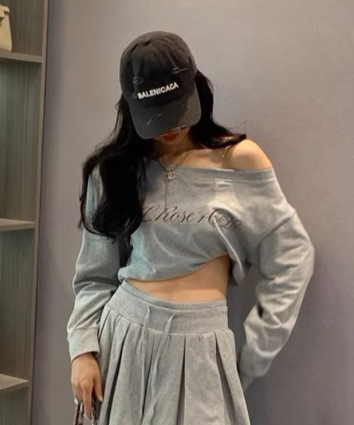 .KOM(ドットコム)の「A'GEM/9 × .kom 『.Kom/ドットケーオーエム』 ワンショルダートップス(Tシャツ/カットソー・レディース・グレー・S)」の6枚目の写真