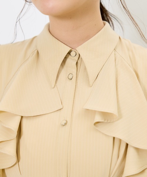 AND COUTURE（アンドクチュール）の「ストライプフリルケープワンピース（ワンピース・レディース・ベージュ系その他/ホワイト系その他/ブルー系その他/グレー系その他・FREE）」の13枚目の写真