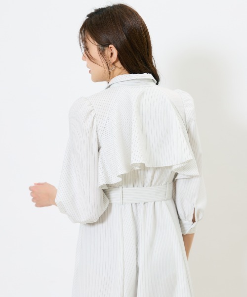 AND COUTURE（アンドクチュール）の「ストライプフリルケープワンピース（ワンピース・レディース・ベージュ系その他/ホワイト系その他/ブルー系その他/グレー系その他・FREE）」の19枚目の写真