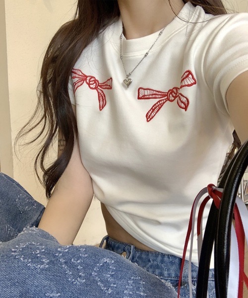 Lace Ladies(レースレディース)の「リボン刺繍 クルーネック ショート丈 半袖 Tシャツ(Tシャツ/カットソー・レディース・ネイビー/ホワイト・M/XL)」の4枚目の写真