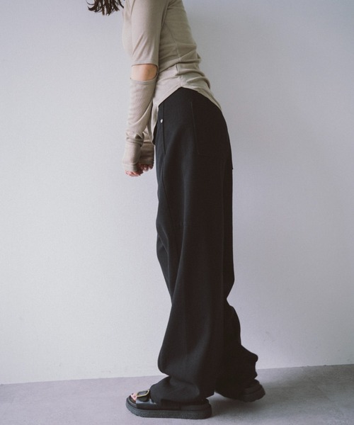 HANNE(アン)の「ツイルコクーンパンツ(チノパンツ・レディース・ベージュ/ホワイト/ブラック・MEDIUM/SMALL)」の6枚目の写真