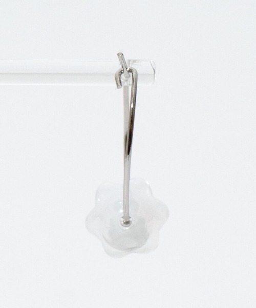 flower（フラワー）の「タイニーフラワーフープピアス（ピアス（片耳用）・レディース・ゴールド/シルバー・FREE）」の7枚目の写真