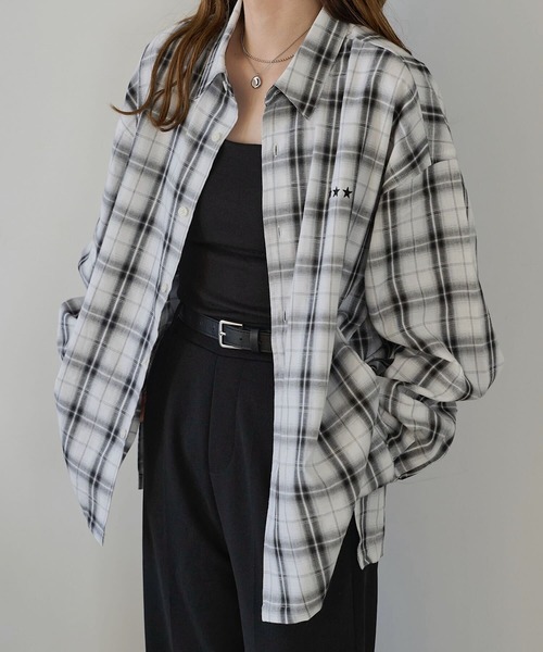ATHLETA（アスレタ）の「［ athleta ］オーバーサイズチェックシャツ（シャツ/ブラウス・レディース・ブルー系その他/ホワイト系その他・L/M）」の6枚目の写真
