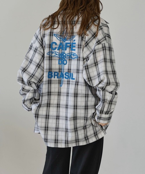 ATHLETA（アスレタ）の「［ athleta ］オーバーサイズチェックシャツ（シャツ/ブラウス・レディース・ブルー系その他/ホワイト系その他・L/M）」の7枚目の写真