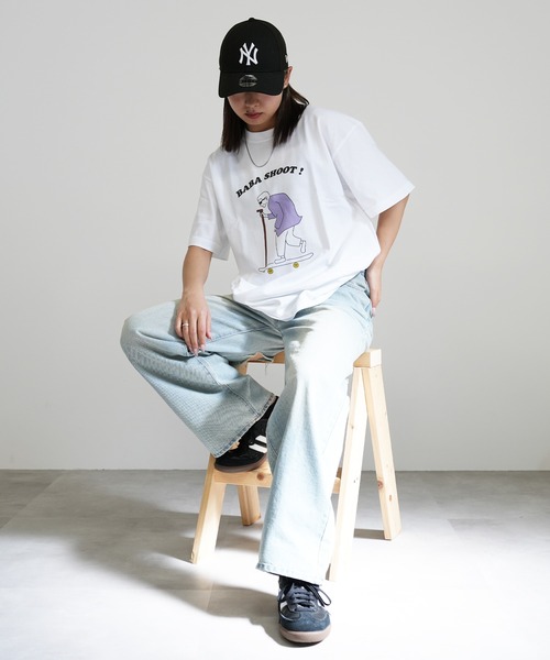 BASIS(ベイシス)の「BABA SHOOTロゴ ユニセックス プリントTシャツ(Tシャツ/カットソー・レディース・ホワイト・MEDIUM/LARGE)」の21枚目の写真