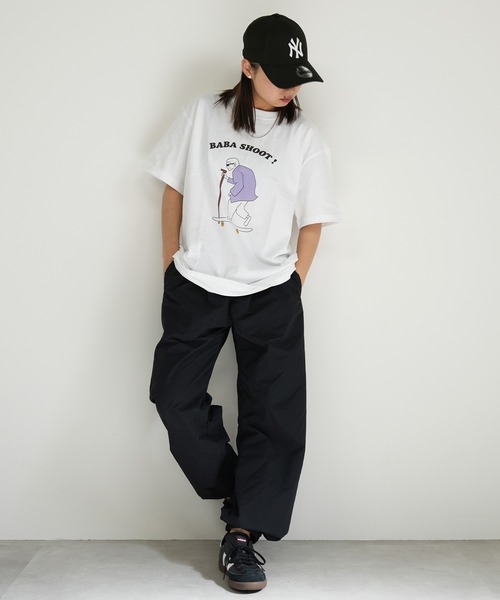 BASIS(ベイシス)の「BABA SHOOTロゴ ユニセックス プリントTシャツ(Tシャツ/カットソー・レディース・ホワイト・MEDIUM/LARGE)」の14枚目の写真