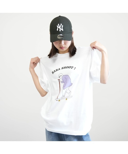 BASIS(ベイシス)の「BABA SHOOTロゴ ユニセックス プリントTシャツ(Tシャツ/カットソー・レディース・ホワイト・MEDIUM/LARGE)」の18枚目の写真