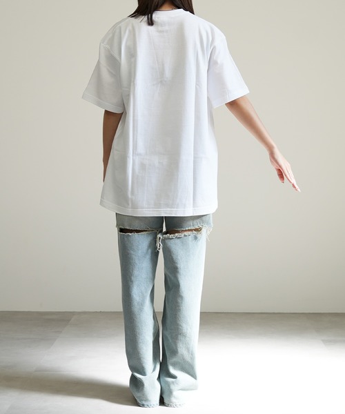 BASIS(ベイシス)の「BABA SHOOTロゴ ユニセックス プリントTシャツ(Tシャツ/カットソー・レディース・ホワイト・MEDIUM/LARGE)」の3枚目の写真