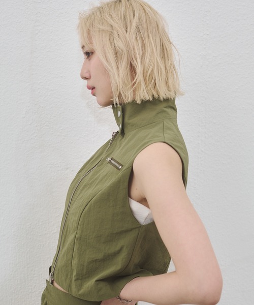 ENVYM（アンビー）の「ジップポイントベスト（ベスト・レディース・アイボリー/ブラック/カーキ・FREE）」の17枚目の写真