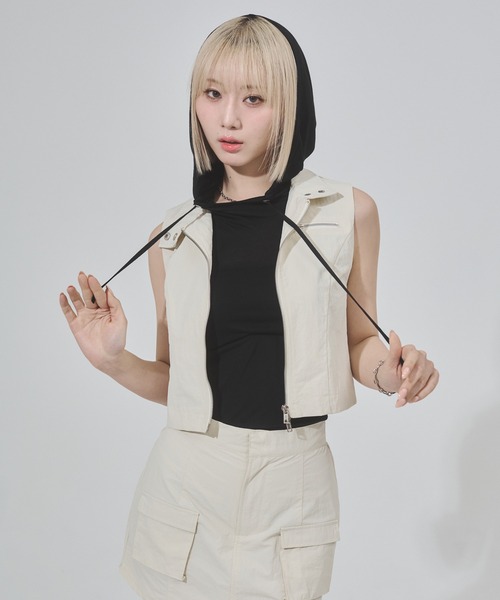 ENVYM（アンビー）の「ジップポイントベスト（ベスト・レディース・アイボリー/ブラック/カーキ・FREE）」の8枚目の写真