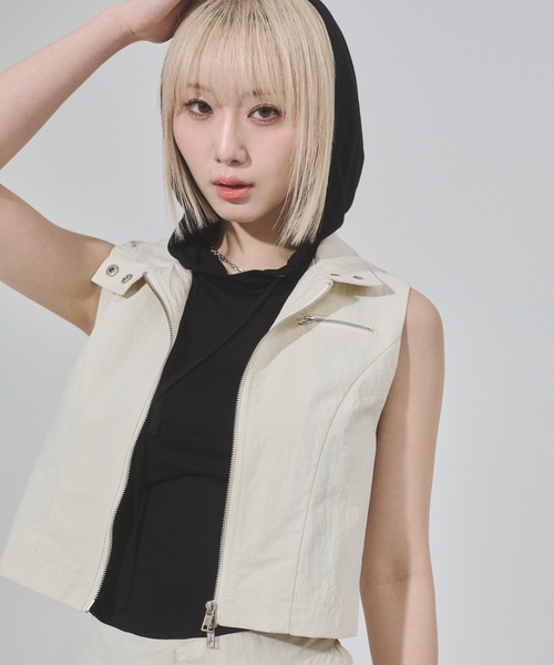 ENVYM（アンビー）の「ジップポイントベスト（ベスト・レディース・アイボリー/ブラック/カーキ・FREE）」の4枚目の写真