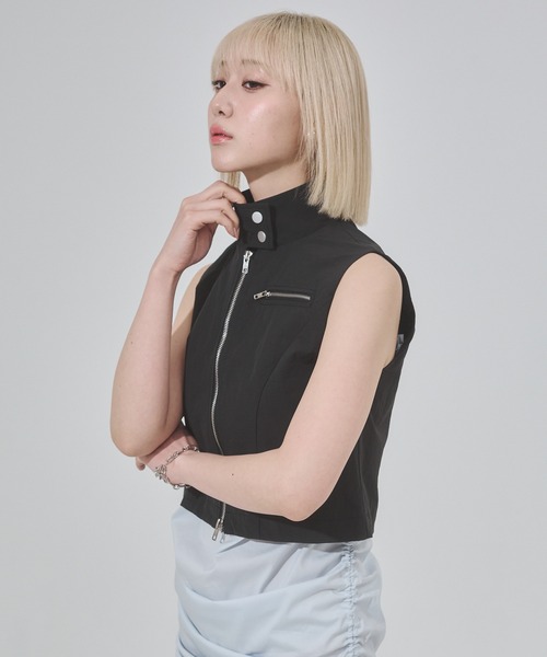 ENVYM（アンビー）の「ジップポイントベスト（ベスト・レディース・アイボリー/ブラック/カーキ・FREE）」の11枚目の写真