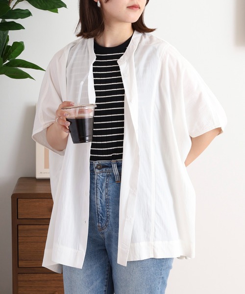atONE(アットワン)の「RNクールタッチ接触冷感前開きワイドブラウス(シャツ/ブラウス・レディース・ベージュ/ブラック/オフホワイト/ブルー・L/M/3L/LL)」の2枚目の写真
