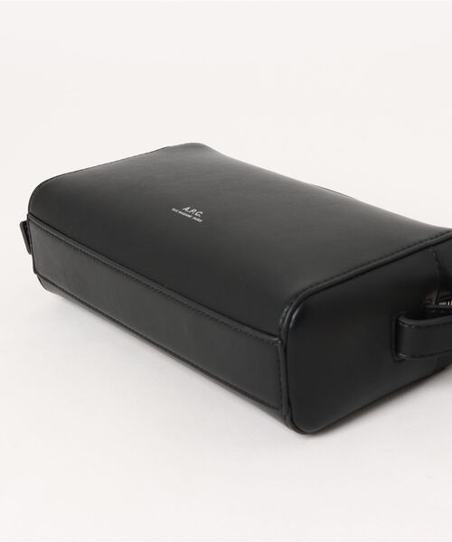 A.P.C.（アーペーセー）の「Nino カメラバッグ（ショルダーバッグ・メンズ・ブラック・ONESIZE）」の7枚目の写真