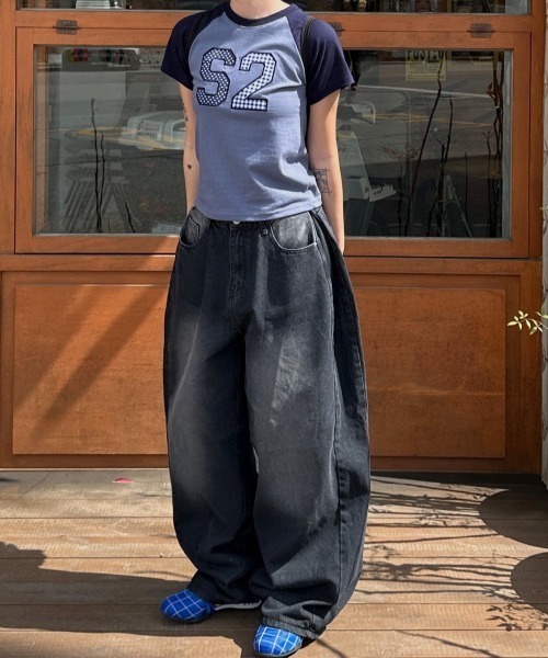 almo(アルモ)の「【LAMPOON】スーパールーズバルーンデニムパンツ(デニムパンツ・レディース・ライトブルー/ブラック/ダークブルー・SMALL/MEDIUM/LARGE)」の2枚目の写真